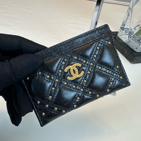 Chanel Black Lambskin CC Logo Wallet Card Holder - Picture 4 of 12